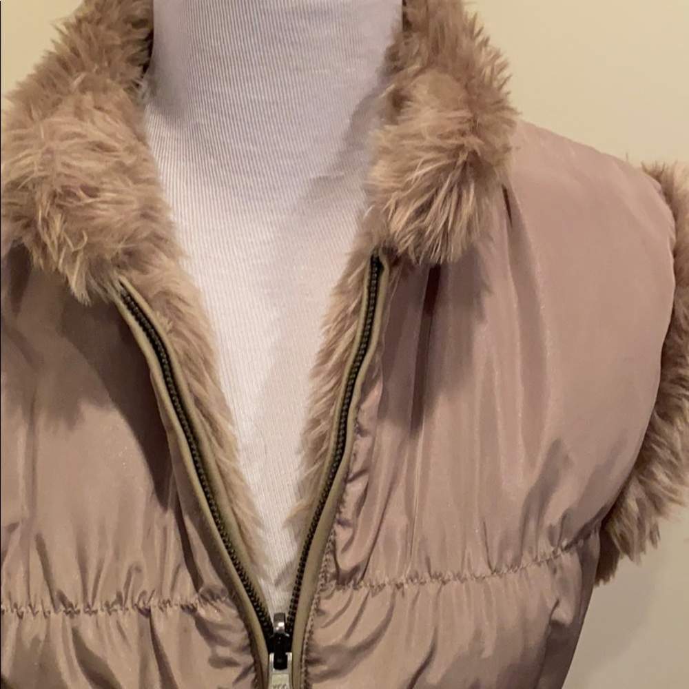 Reversible vest - Picture 2 of 5